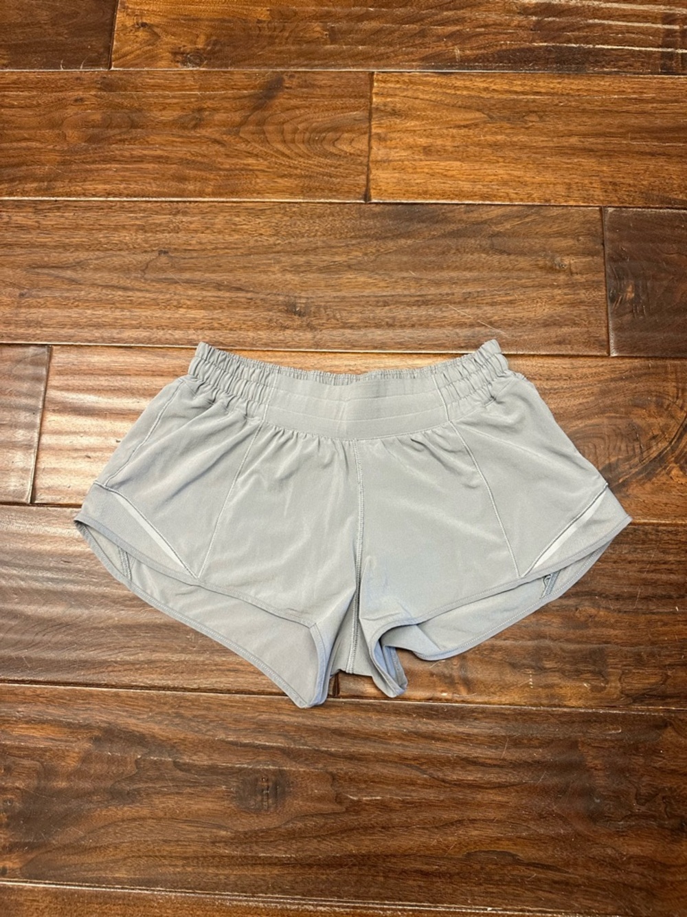 lululemon athletica Light Gray Women's Hotty Hot shorts